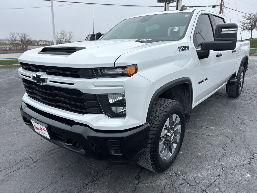 Used 2024 Chevrolet Silverado 2500 Custom w/ Custom Convenience Package image 9