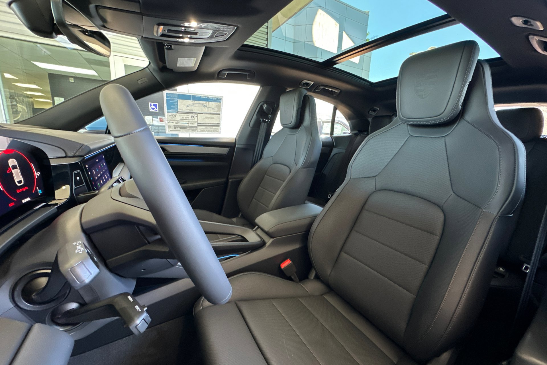 New 2025 Porsche Macan Electric image 5