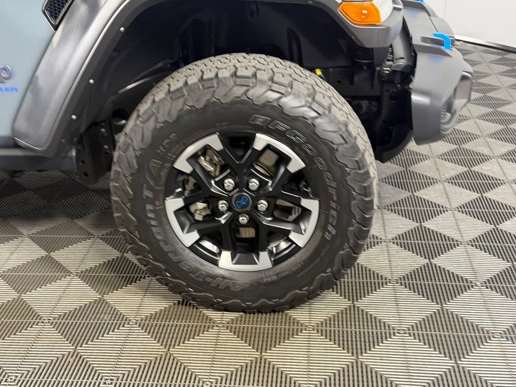 Used 2024 Jeep Wrangler Unlimited Rubicon 4xe w/ Technology Group AWD/4WD image 11