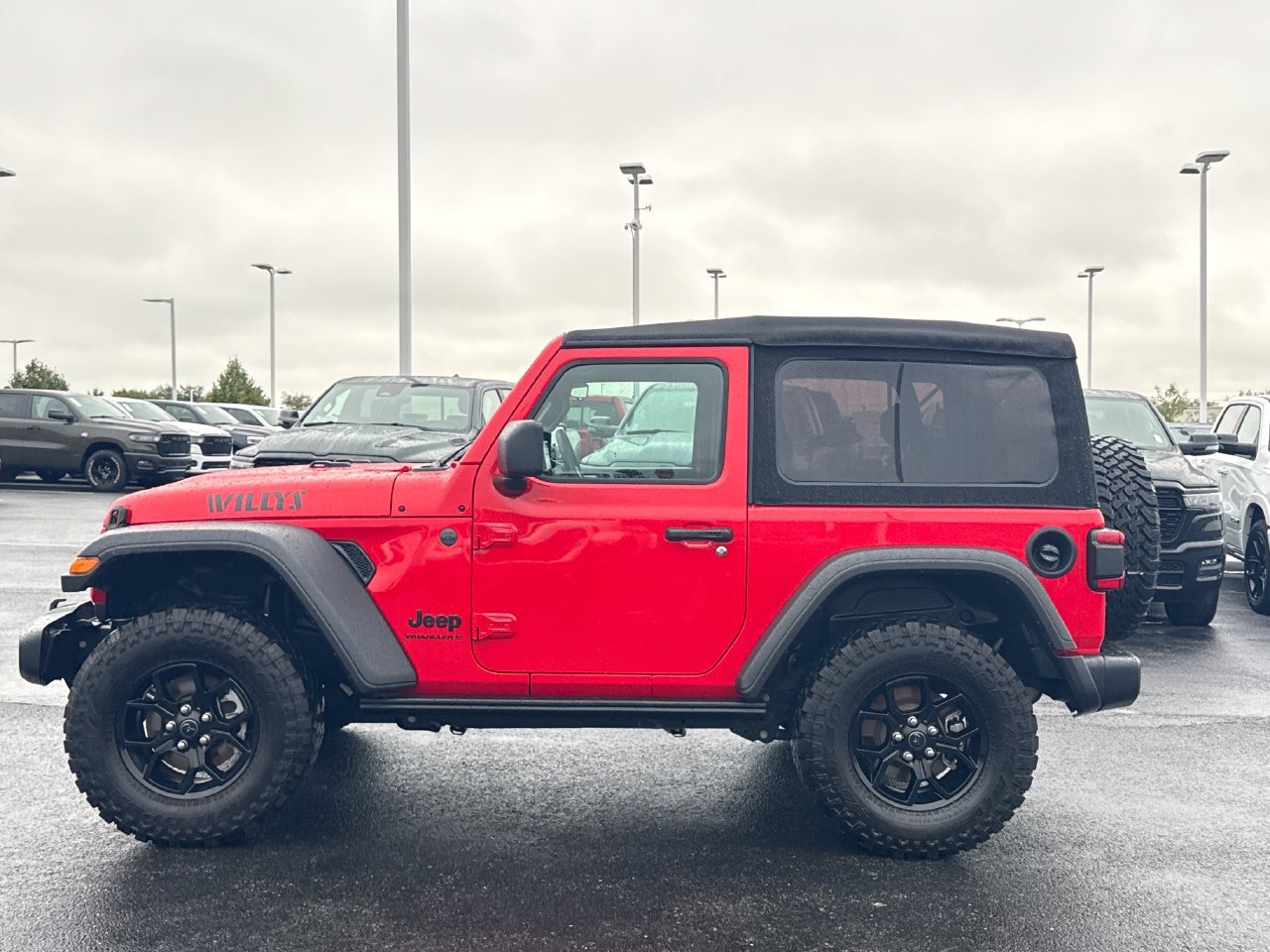 Used 2025 Jeep Wrangler Sport AWD/4WD image 6