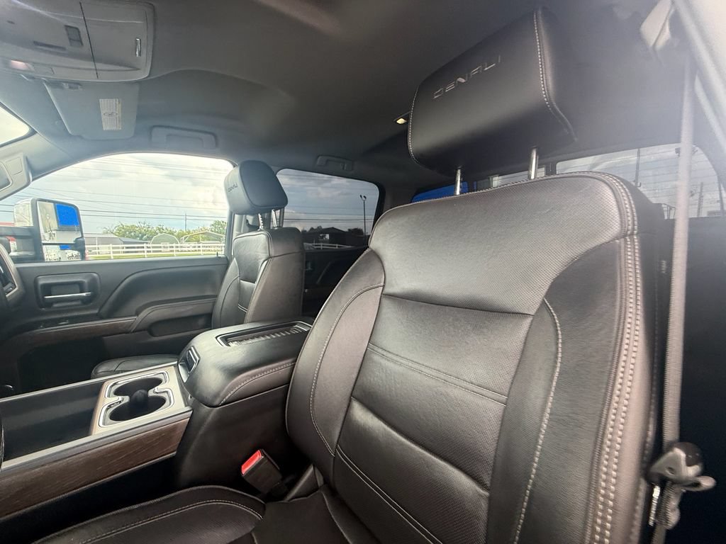 Used 2018 GMC Sierra 2500 Denali w/ Duramax Plus Package AWD/4WD image 13