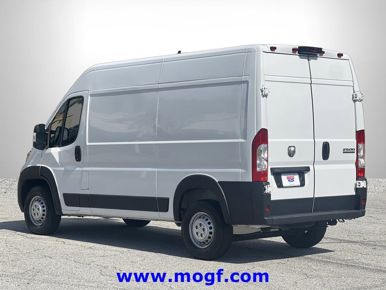 Used 2025 RAM ProMaster 2500 w/ Convenience Group image 2