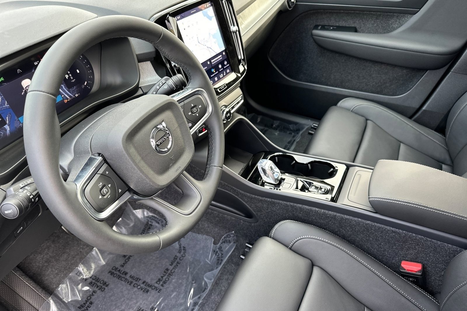 New 2026 Volvo XC40 B5 Plus w/ Climate Package image 13