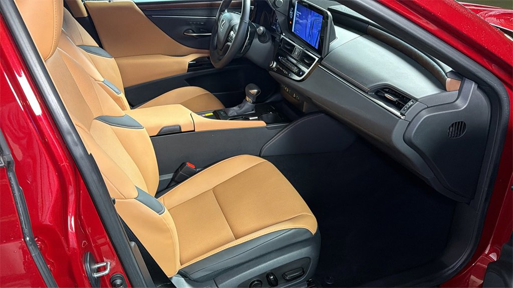 Certified 2024 Lexus ES 350 w/ Premium Package image 10