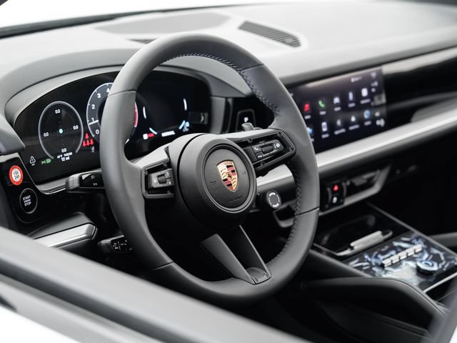 Certified 2025 Porsche Cayenne AWD/4WD image 9