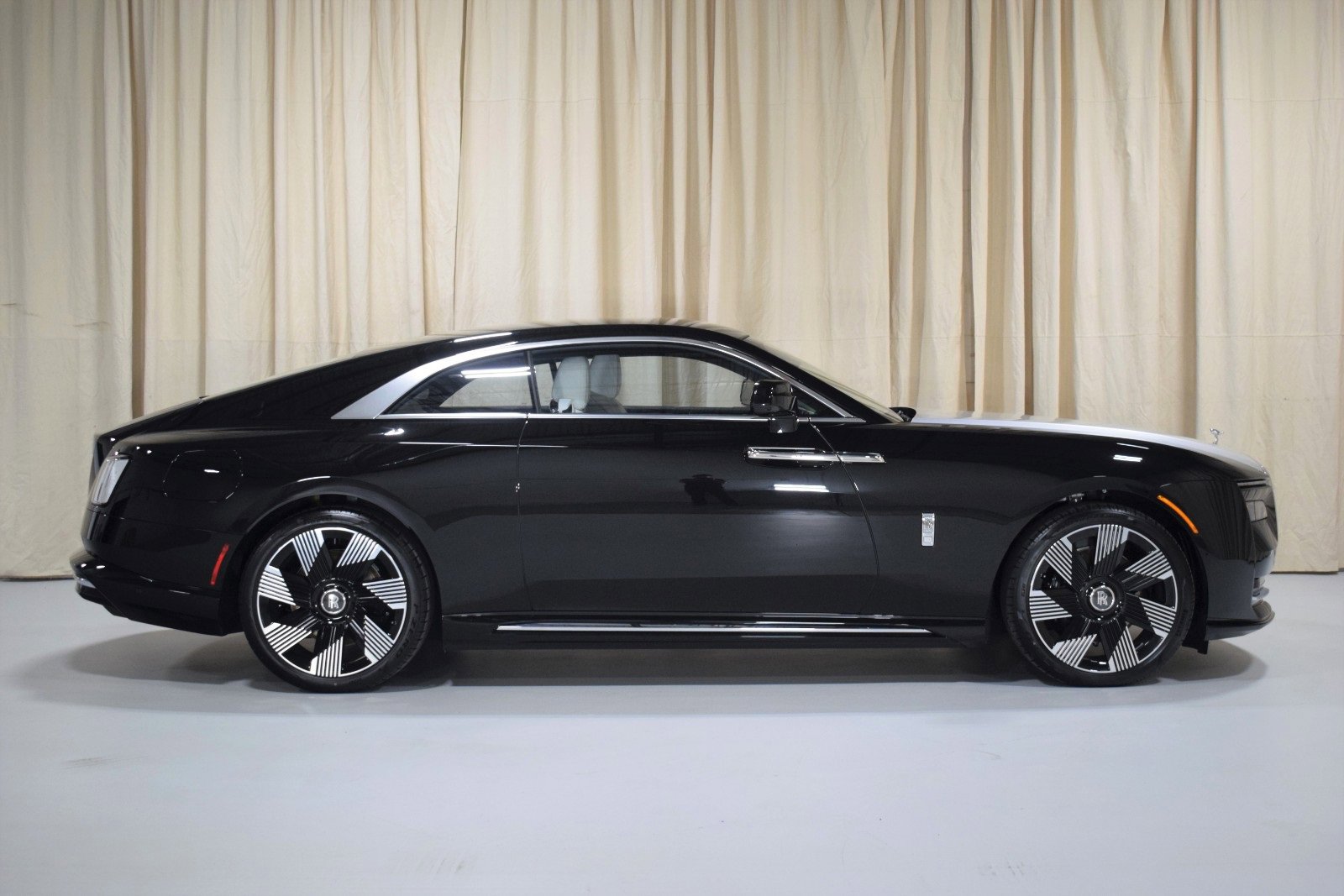New 2024 Rolls-Royce Spectre w/ Spectre Launch Package image 8