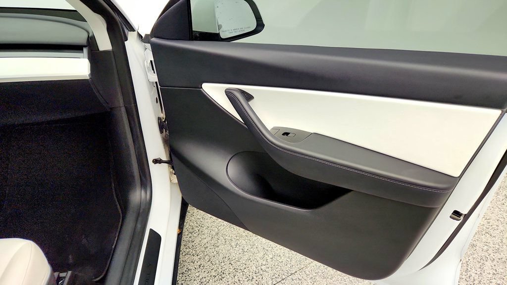 Used 2020 Tesla Model Y Long Range AWD/4WD image 31