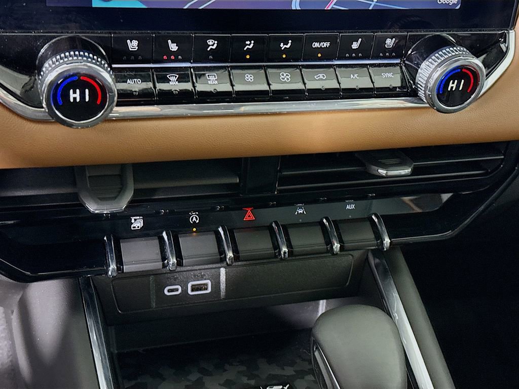 Used 2024 GMC Canyon AT4 w/ AT4 Premium Package image 8