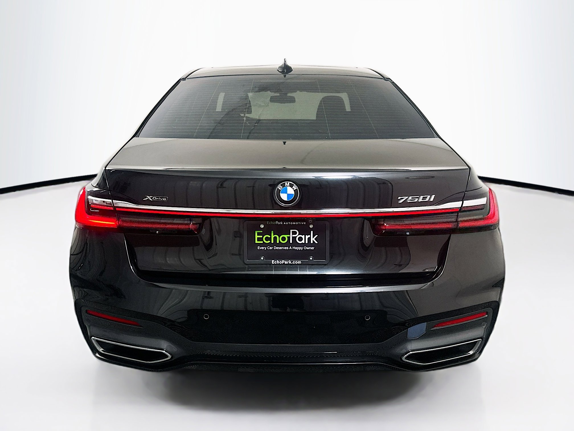 Used 2020 BMW 750i xDrive w/ Executive Package image 7