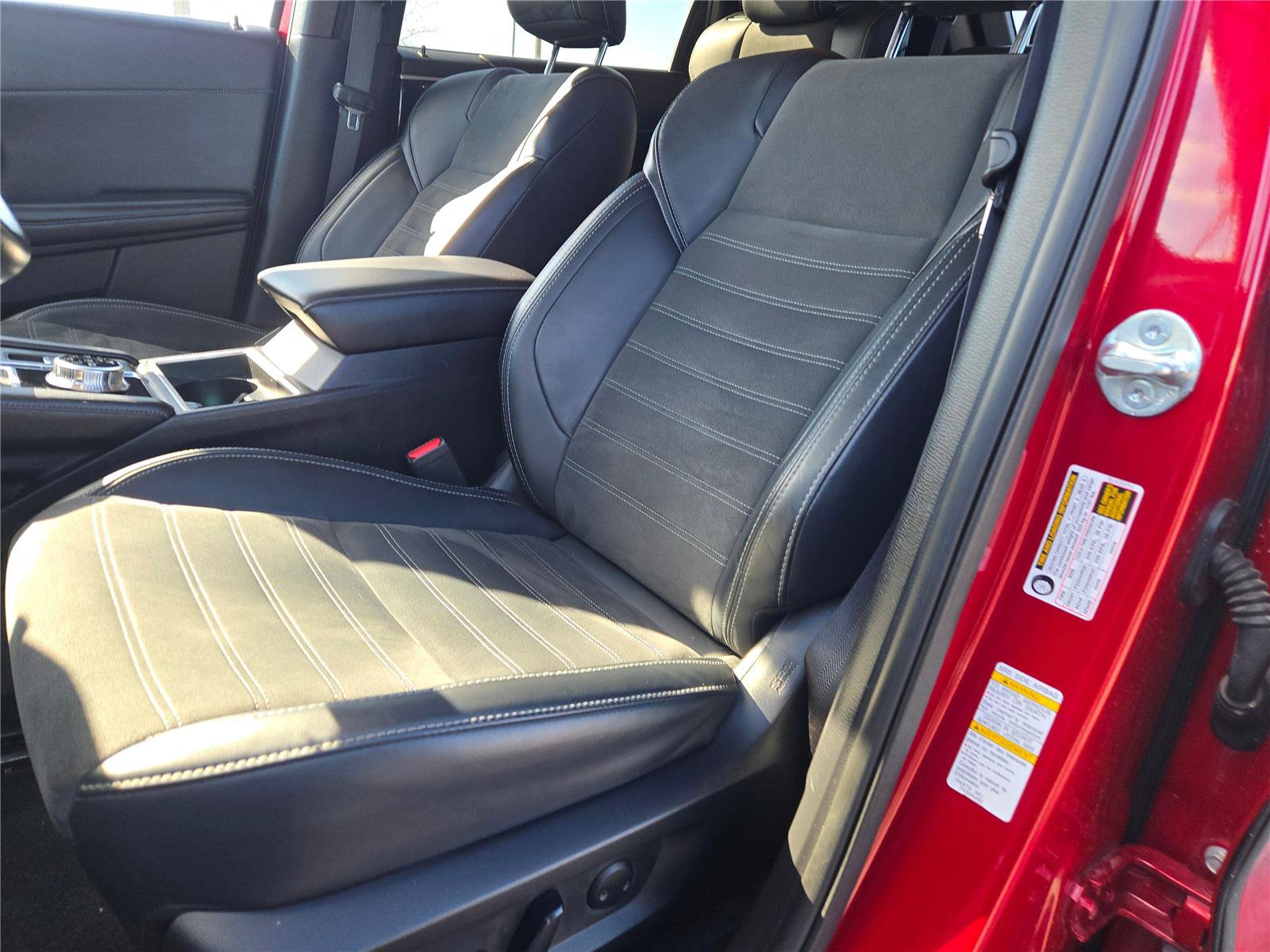 Used 2024 Mitsubishi Outlander 4WD Plug-In Hybrid image 30