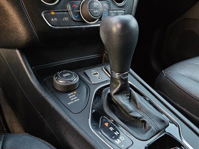 Used 2020 Jeep Cherokee Limited AWD/4WD image 10