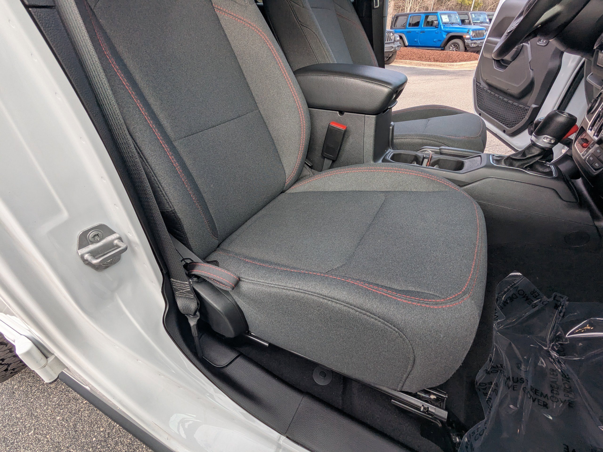 Used 2025 Jeep Wrangler Rubicon image 13