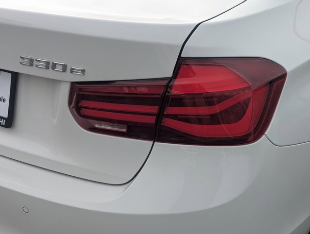 Used 2018 BMW 330e w/ Premium Package image 4