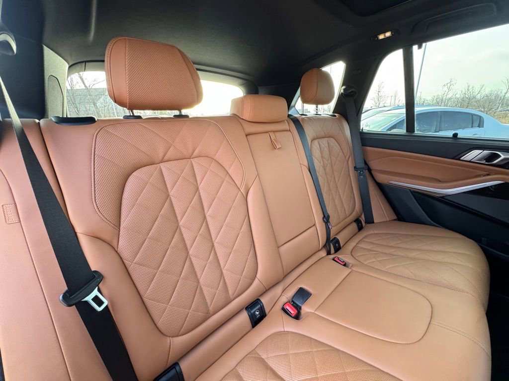 Used 2023 BMW X5 M50i w/ Executive Package image 27