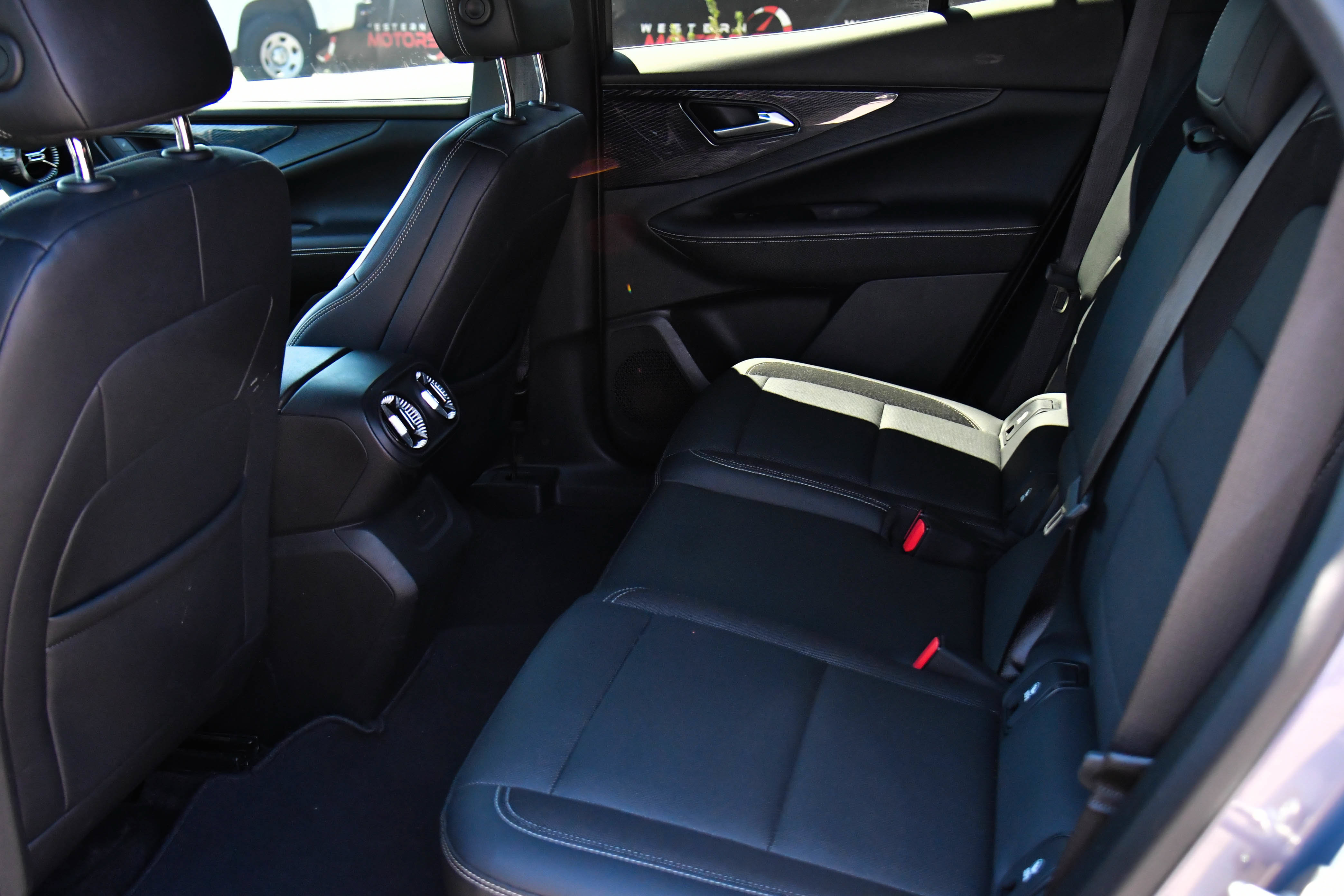 Used 2024 Chevrolet Blazer EV LT AWD/4WD image 41