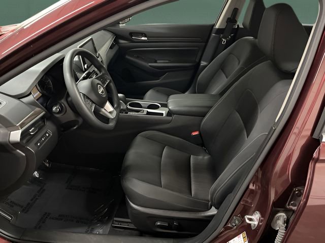 Used 2024 Nissan Altima 2.5 SV image 12