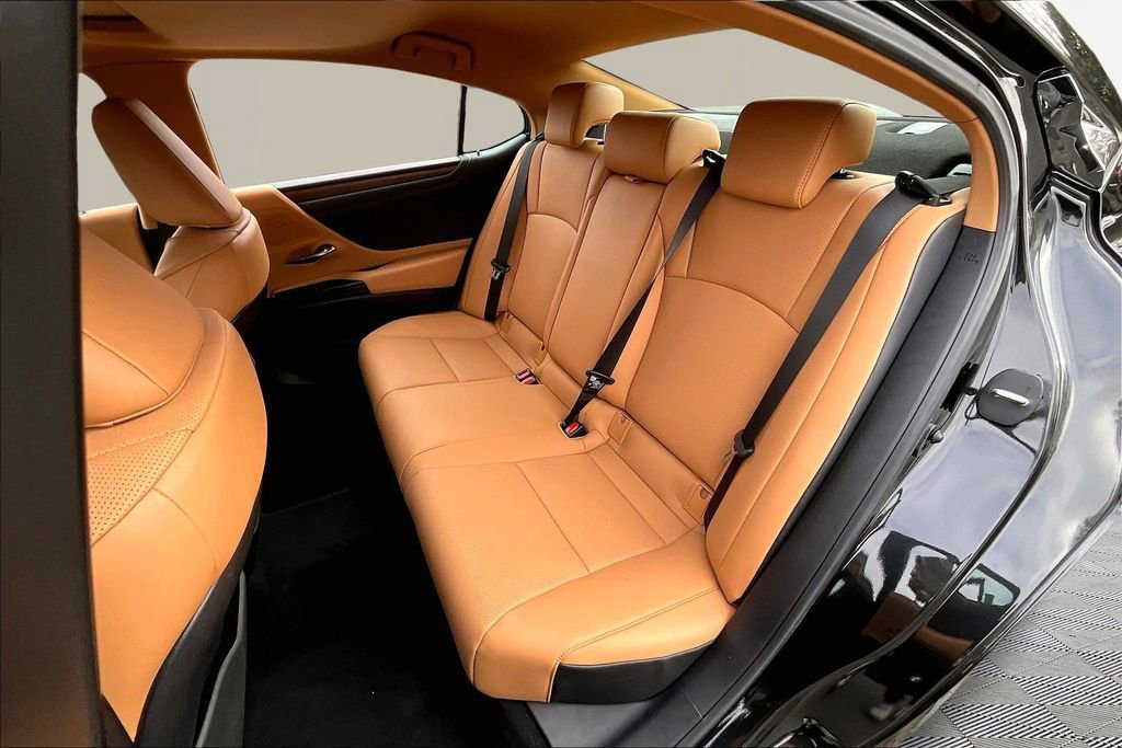 Used 2024 Lexus ES 350 w/ Premium Package image 18