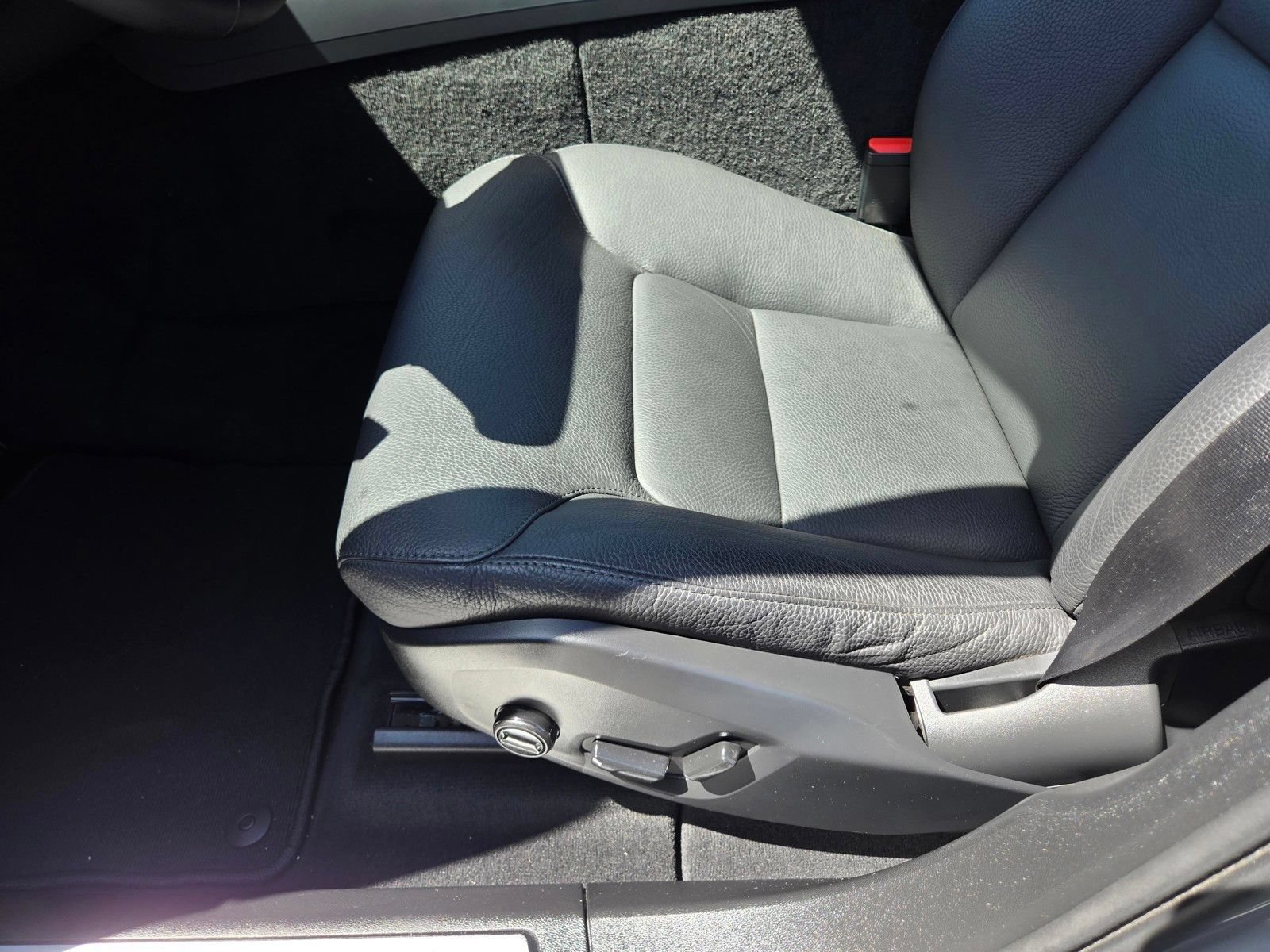 Certified 2025 Volvo XC60 B5 Plus AWD/4WD image 14