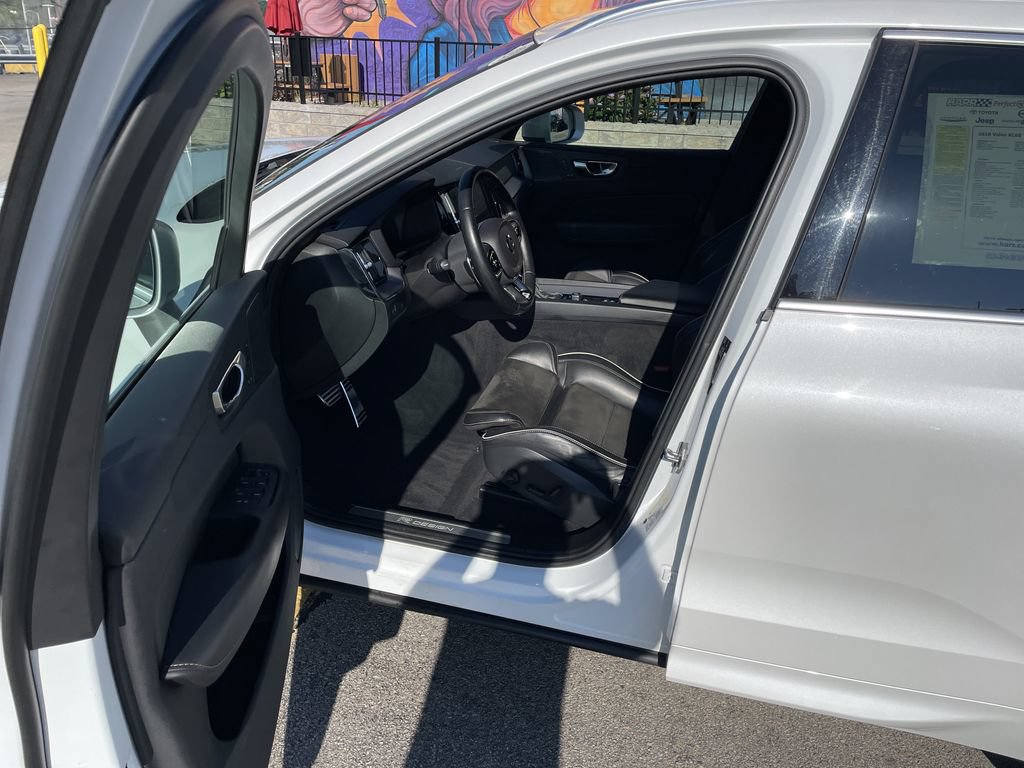 Used 2019 Volvo XC60 T5 R-Design AWD/4WD image 14