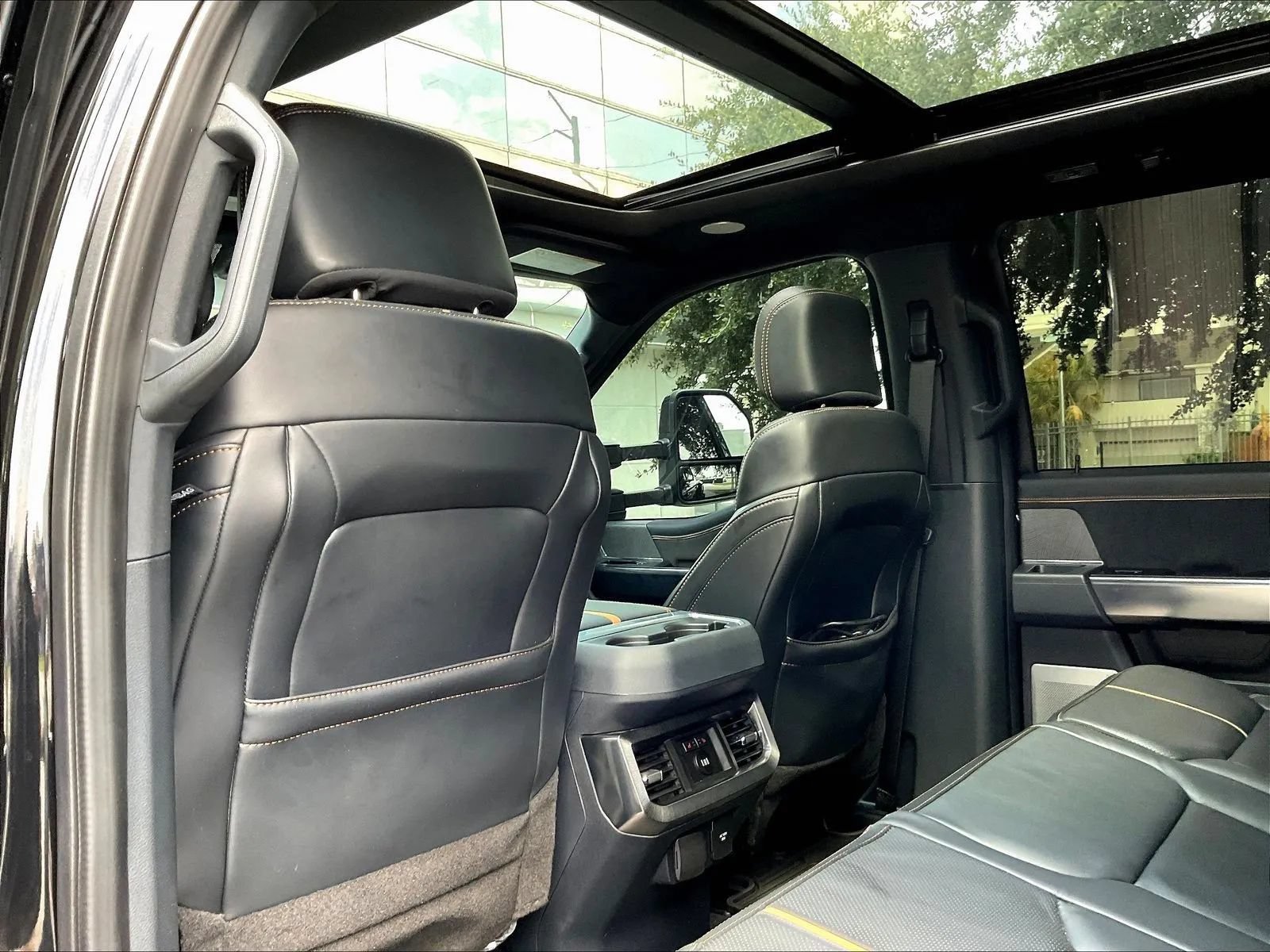 Used 2023 Ford F450 Platinum w/ FX4 Off-Road Package AWD/4WD image 44