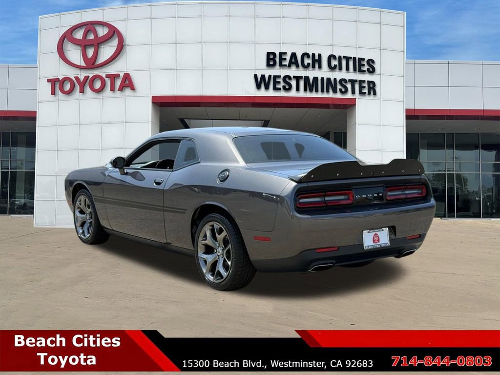 Used 2017 Dodge Challenger SXT w/ Cold Weather Group RWD image 8