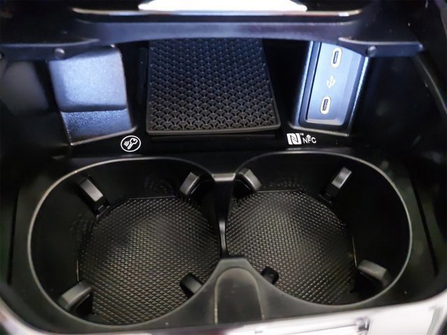 Used 2022 Mercedes-Benz SL 63 AMG 4MATIC w/ Driver Assistance Package image 29