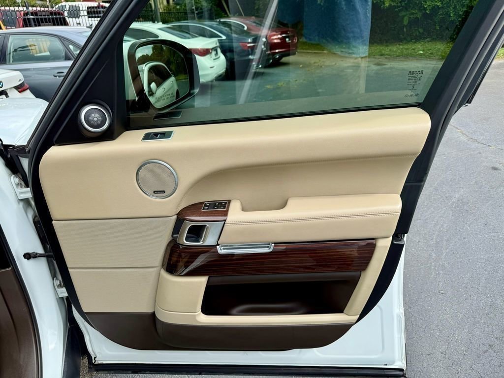 Used 2014 Land Rover Range Rover Supercharged image 23