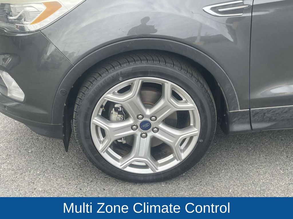Used 2019 Ford Escape Titanium image 11