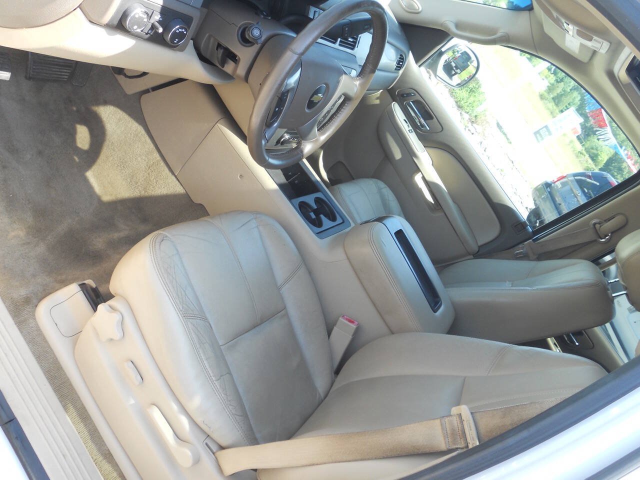 Used 2013 Chevrolet Suburban LT AWD/4WD image 13