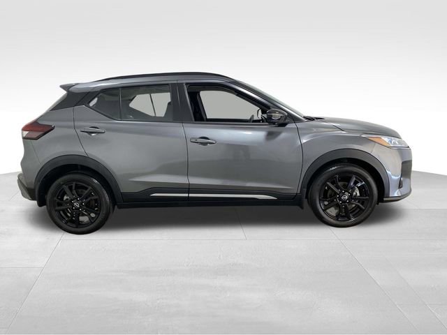Used 2024 Nissan Kicks SR image 2