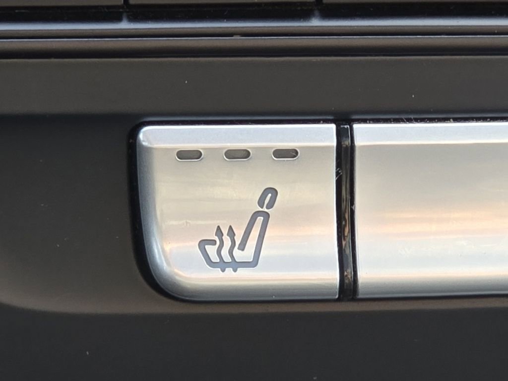 Used 2019 Mercedes-Benz CLA 250 4MATIC w/ Premium Package image 9