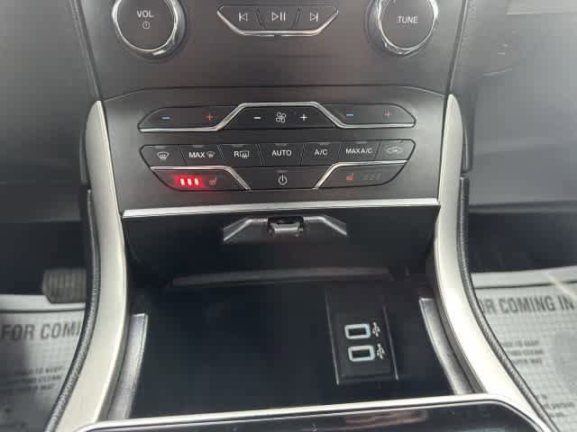 Used 2019 Ford Edge SEL w/ Equipment Group 201A image 28