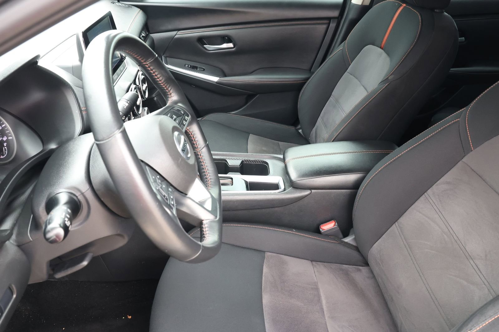 Used 2023 Nissan Sentra SR w/ Electronics Package image 13