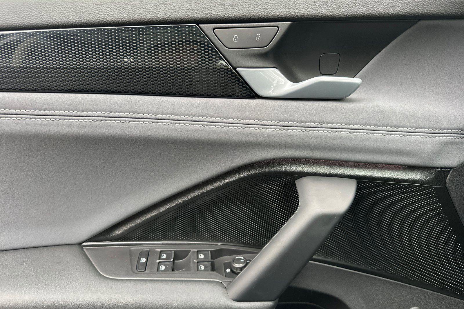 New 2026 Volkswagen Tiguan SE image 10