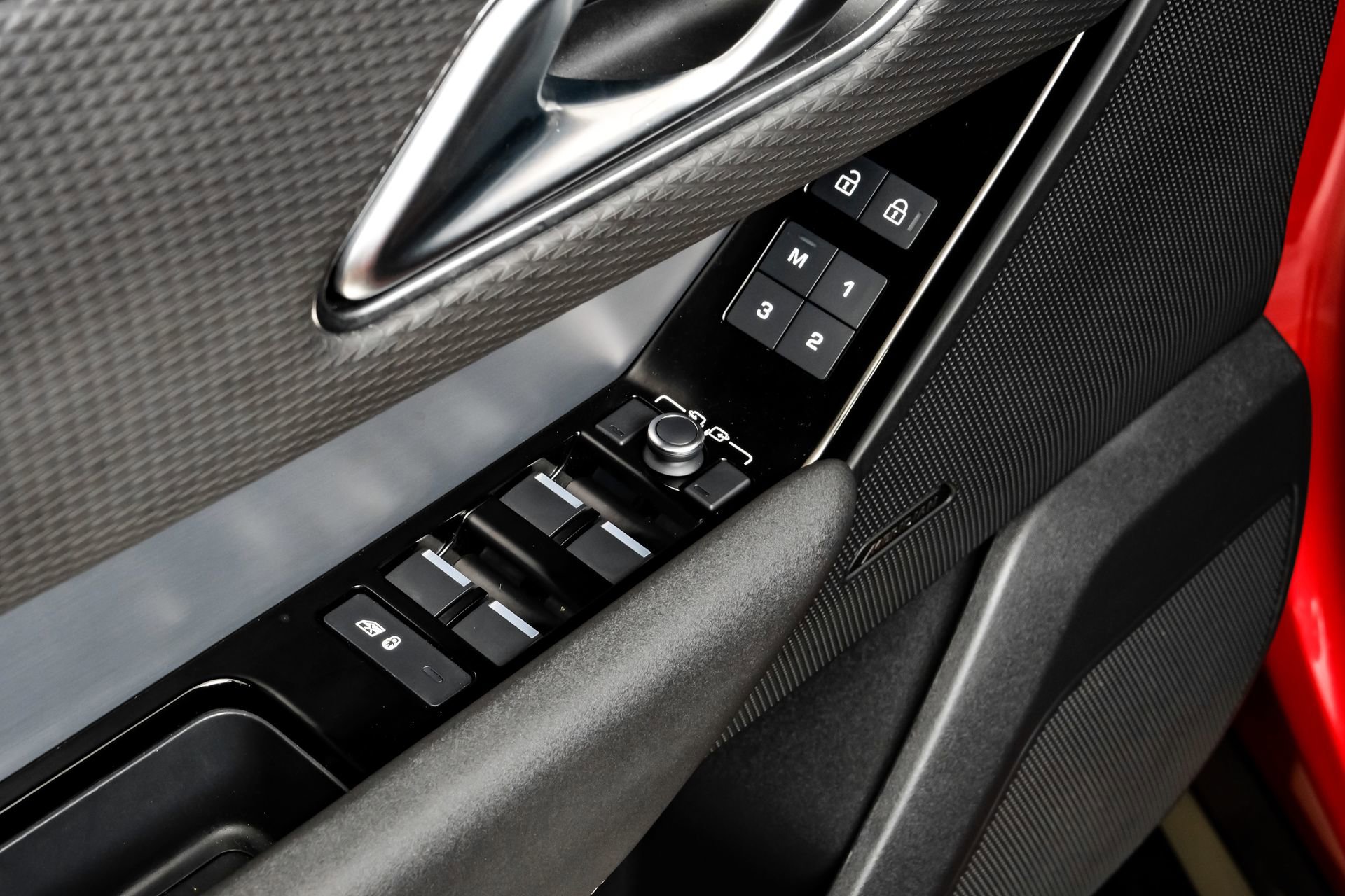 Used 2023 Land Rover Range Rover Velar R-Dynamic S image 44