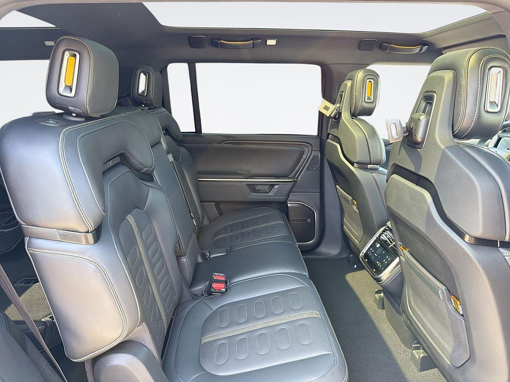 Used 2026 Rivian R1S Adventure Dual AWD/4WD image 30