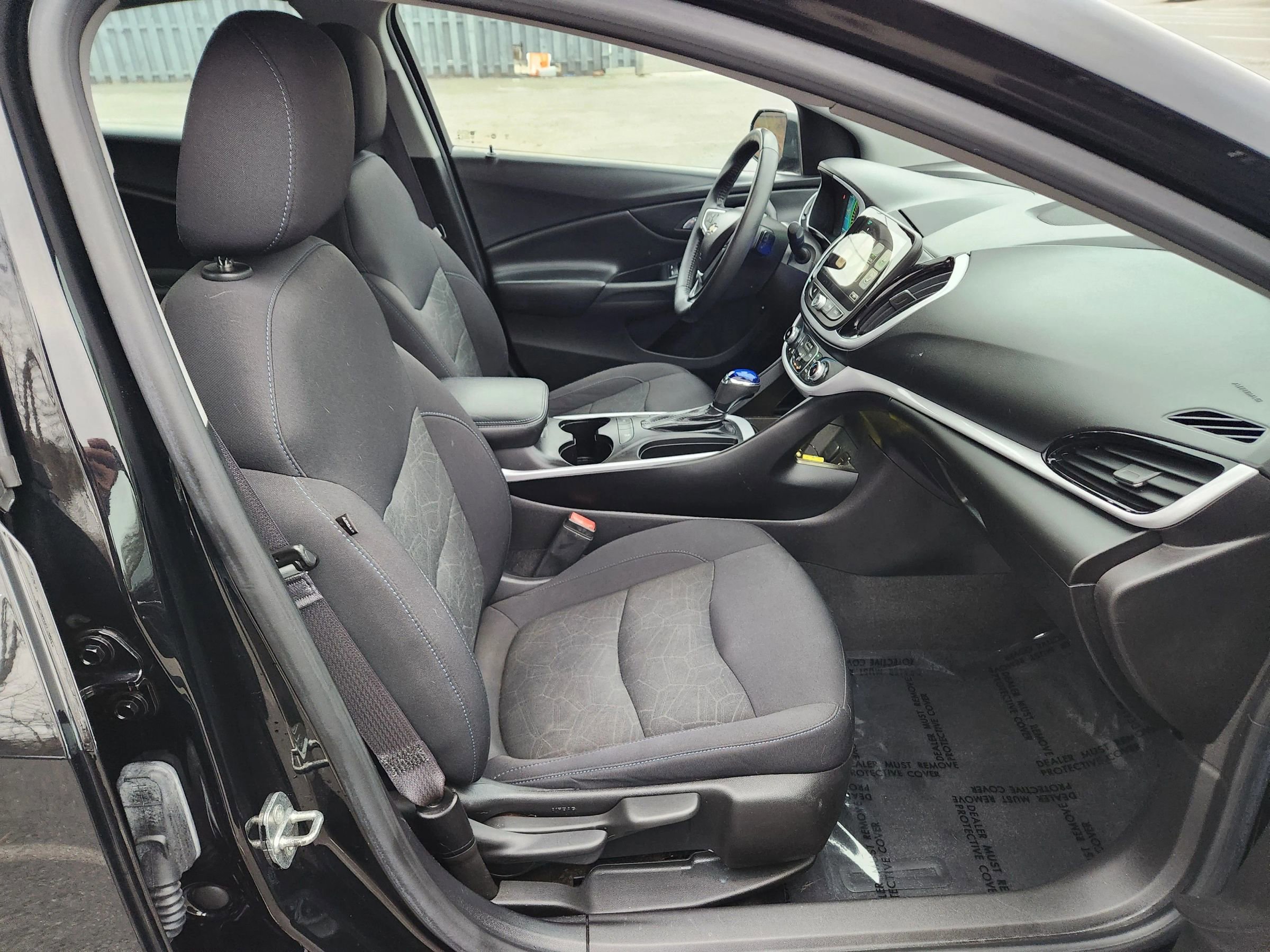 Used 2017 Chevrolet Volt LT w/ Comfort Package image 15