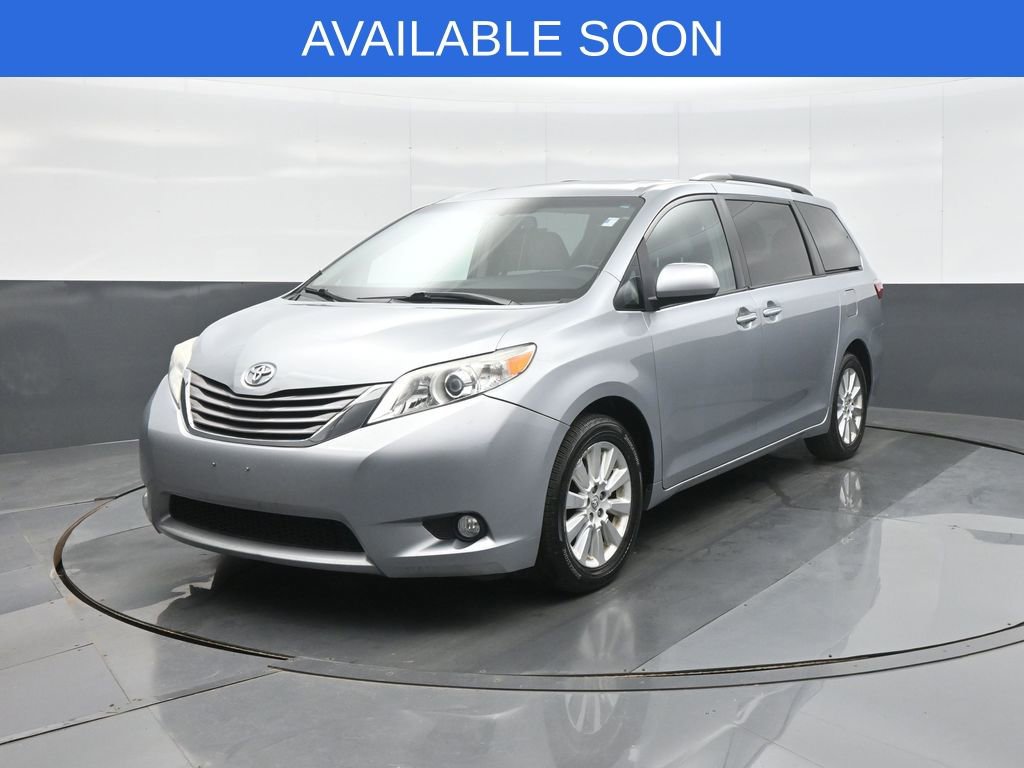 Used 2015 Toyota Sienna XLE AWD/4WD image 3