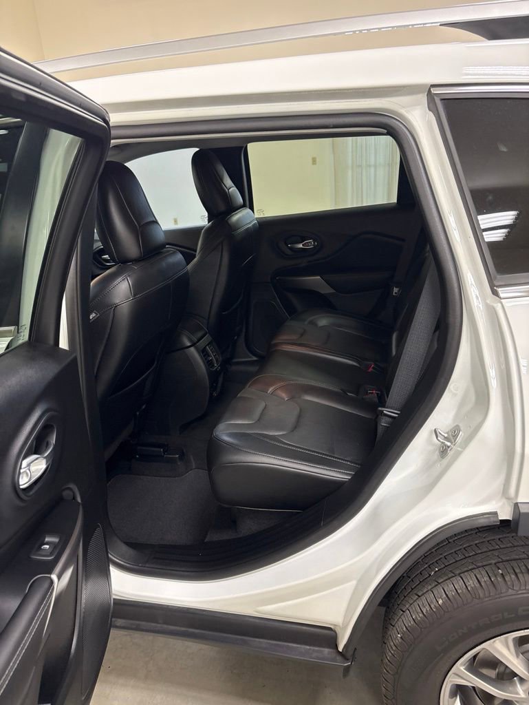 Used 2021 Jeep Cherokee Latitude Lux w/ Comfort/Convenience Group AWD/4WD image 23