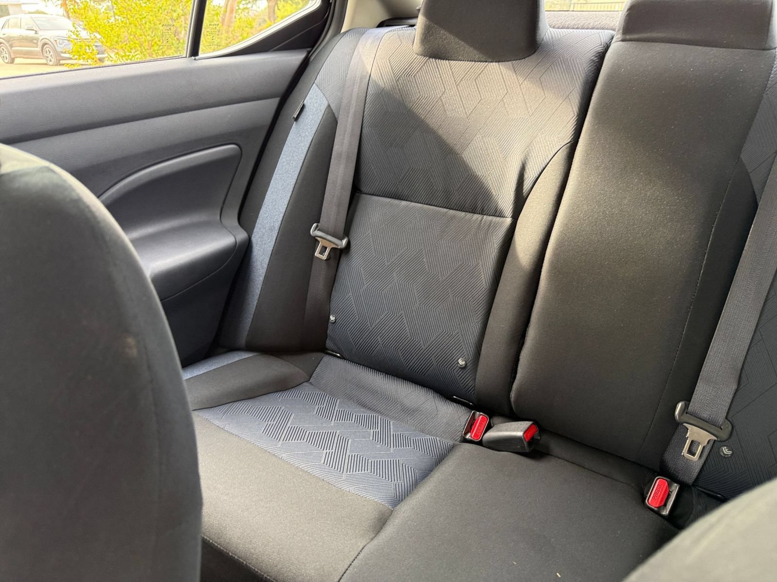Used 2025 Nissan Versa SV FWD image 39