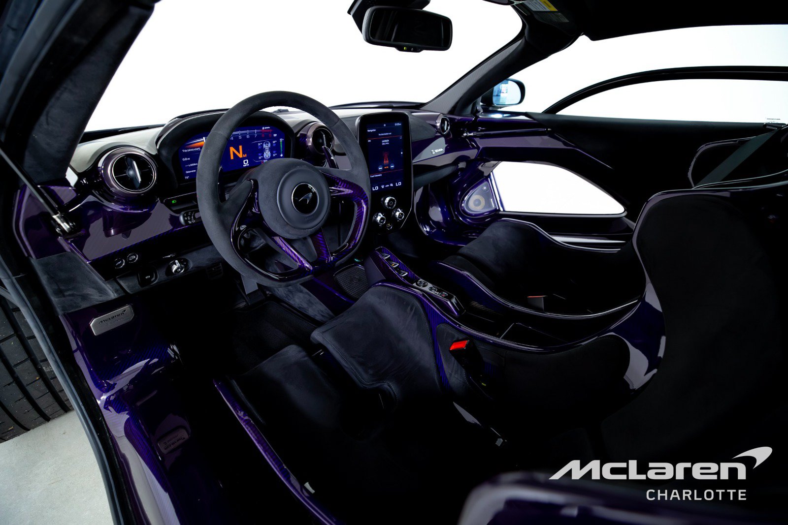 Used 2019 McLaren Senna RWD image 13