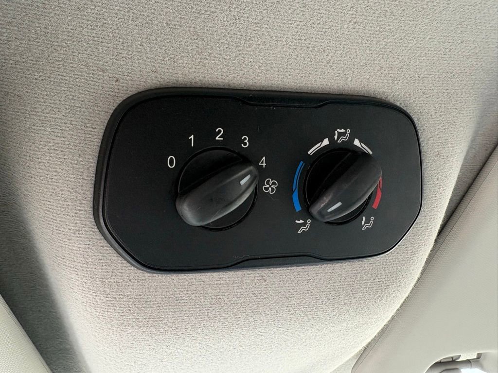 Used 2015 Ford Transit 150 XLT image 34