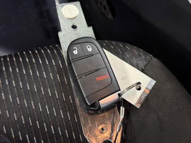 Used 2020 Dodge Journey SE w/ Blacktop Package image 29
