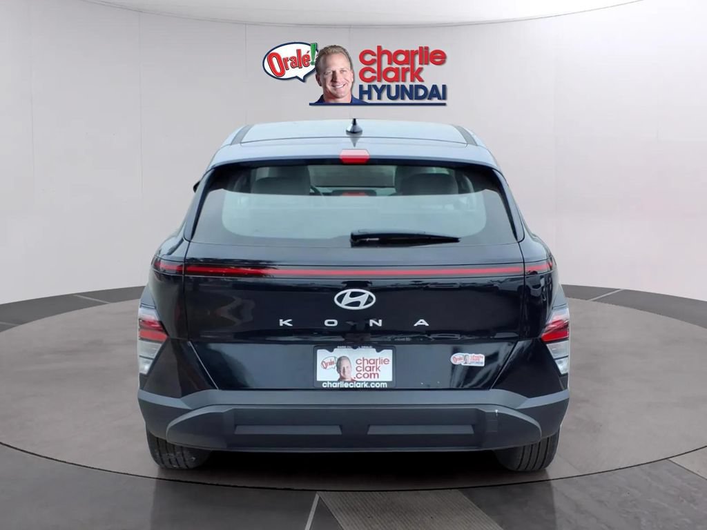 New 2026 Hyundai Kona SE FWD image 4