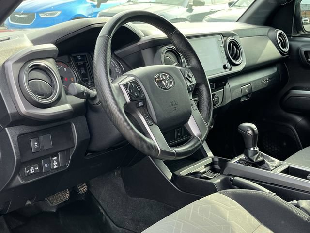 Used 2022 Toyota Tacoma TRD Off-Road AWD/4WD image 12