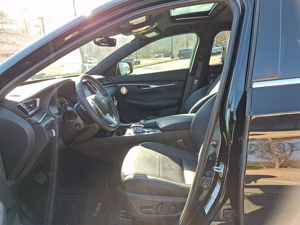 Used 2025 INFINITI QX55 Essential image 14