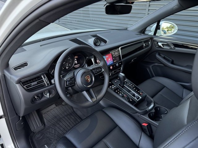 New 2026 Porsche Macan image 4
