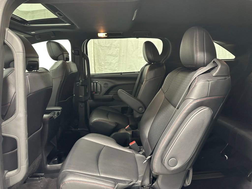 Used 2025 Toyota Sienna XSE image 49