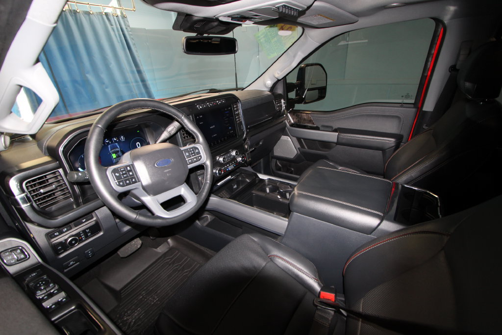 Used 2024 Ford F250 Lariat w/ Lariat Ultimate Package AWD/4WD image 2