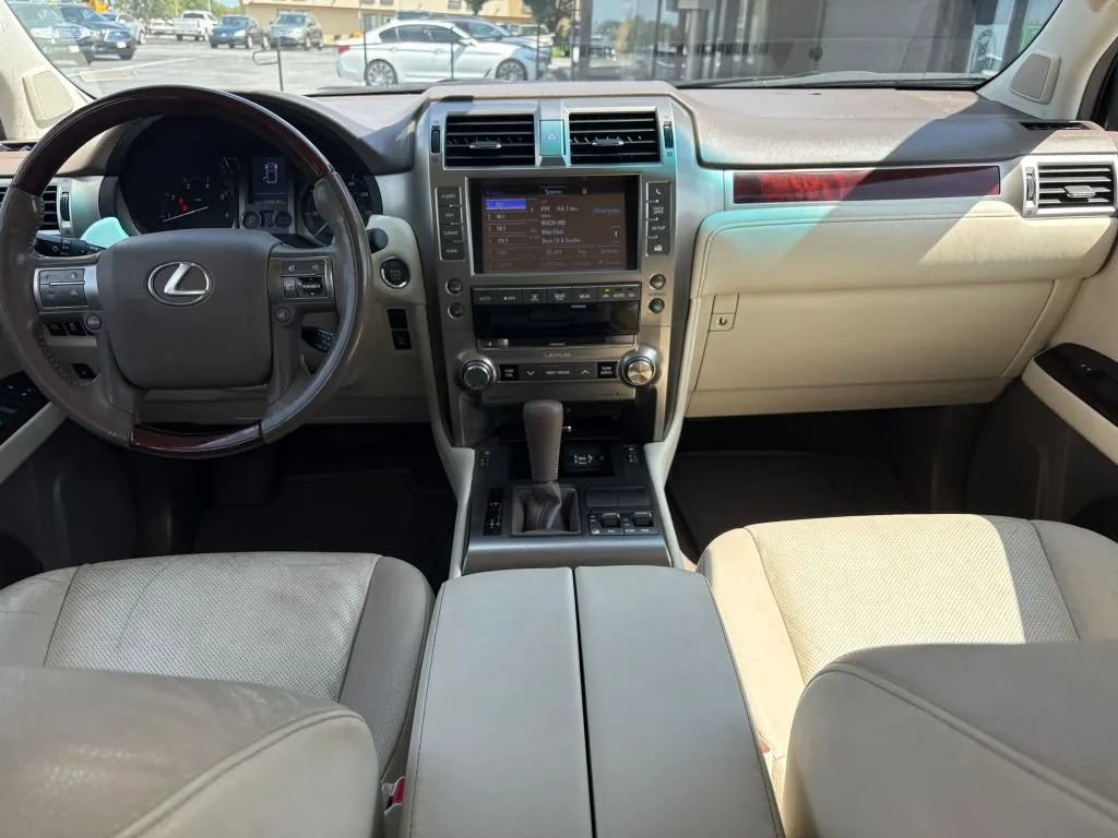 Used 2016 Lexus GX 460 w/ Premium Package AWD/4WD image 13